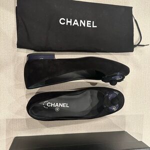 Brand new never worn black Chanel flats size 37